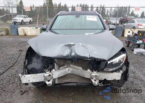 2017 Mercedes Glc300 4Matic z USA, uszkodzony, nr VIN WDC0G4KB3HF158658